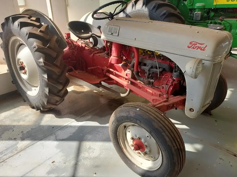FORD 8N
