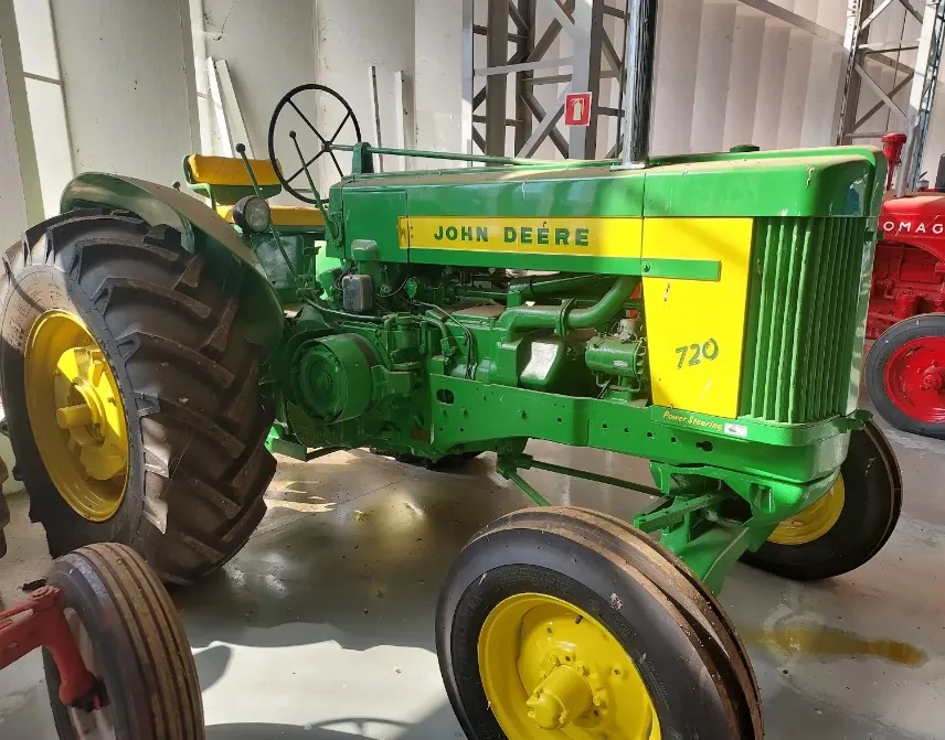 JOHN DEERE 720
