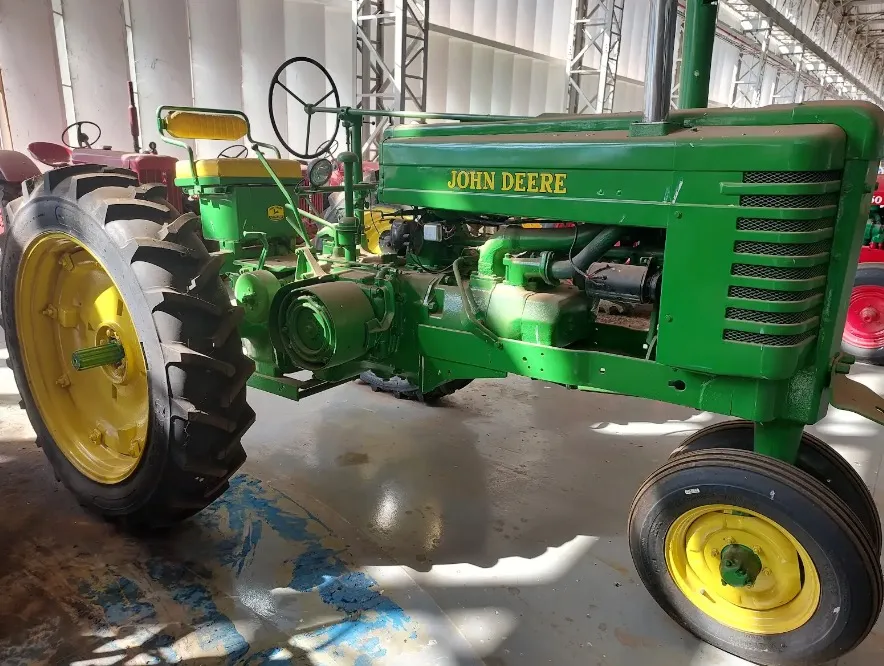 JOHN DEERE M