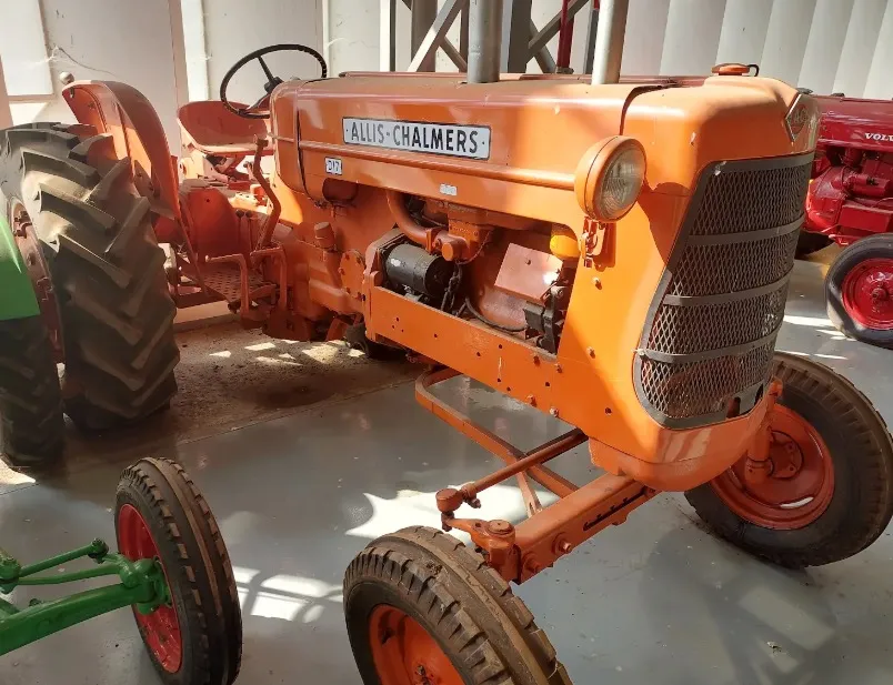 Allis Chalmers D17