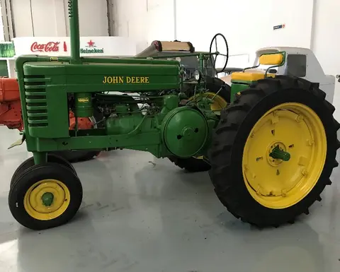JOHN DEERE M